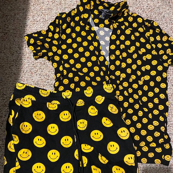 Forever 21 Other - Smiley Face Outfit (new, mens)